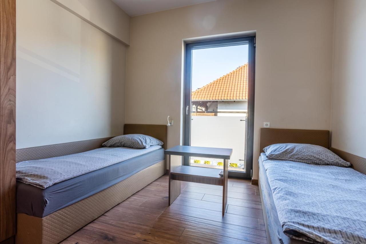 Noclegijarocin Bed & Breakfast Exterior foto