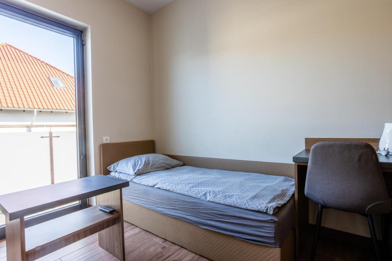 Noclegijarocin Bed & Breakfast Exterior foto