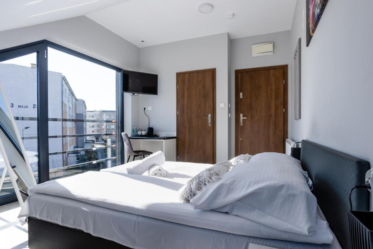 Noclegijarocin Bed & Breakfast Exterior foto
